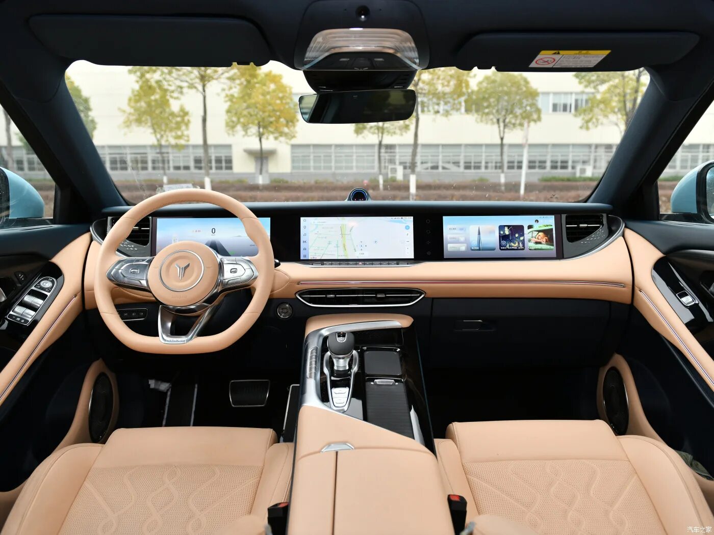 Voyah free салон фото Voyah Free Hybrid 2021 купить в Москве, цена от 0 ₽