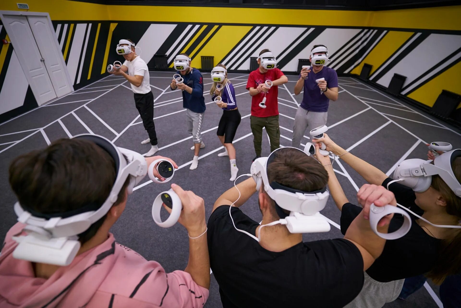 Vr арена фото YES VR - арена виртуальной реальности со свободным перемещением " YES VR