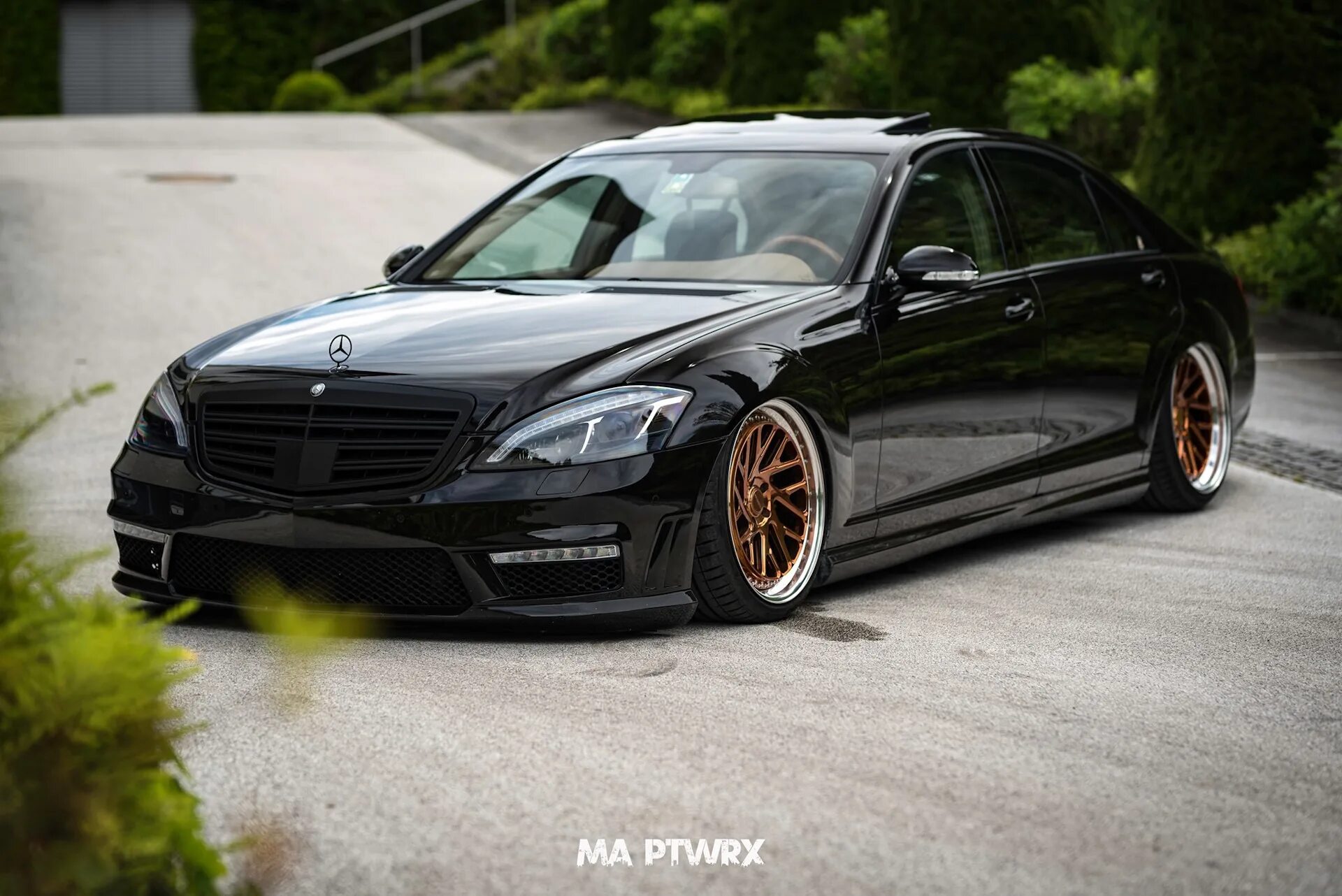 W мерседес тюнинг Mostbook: Tuning Mercedes-Benz S-Class W221 Stance