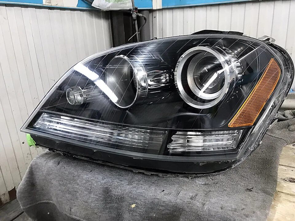 W164 тюнинг фар Ремонт и восстановление фар - Mercedes-Benz M-Class (W164), 3,5 л, 2006 года тюн