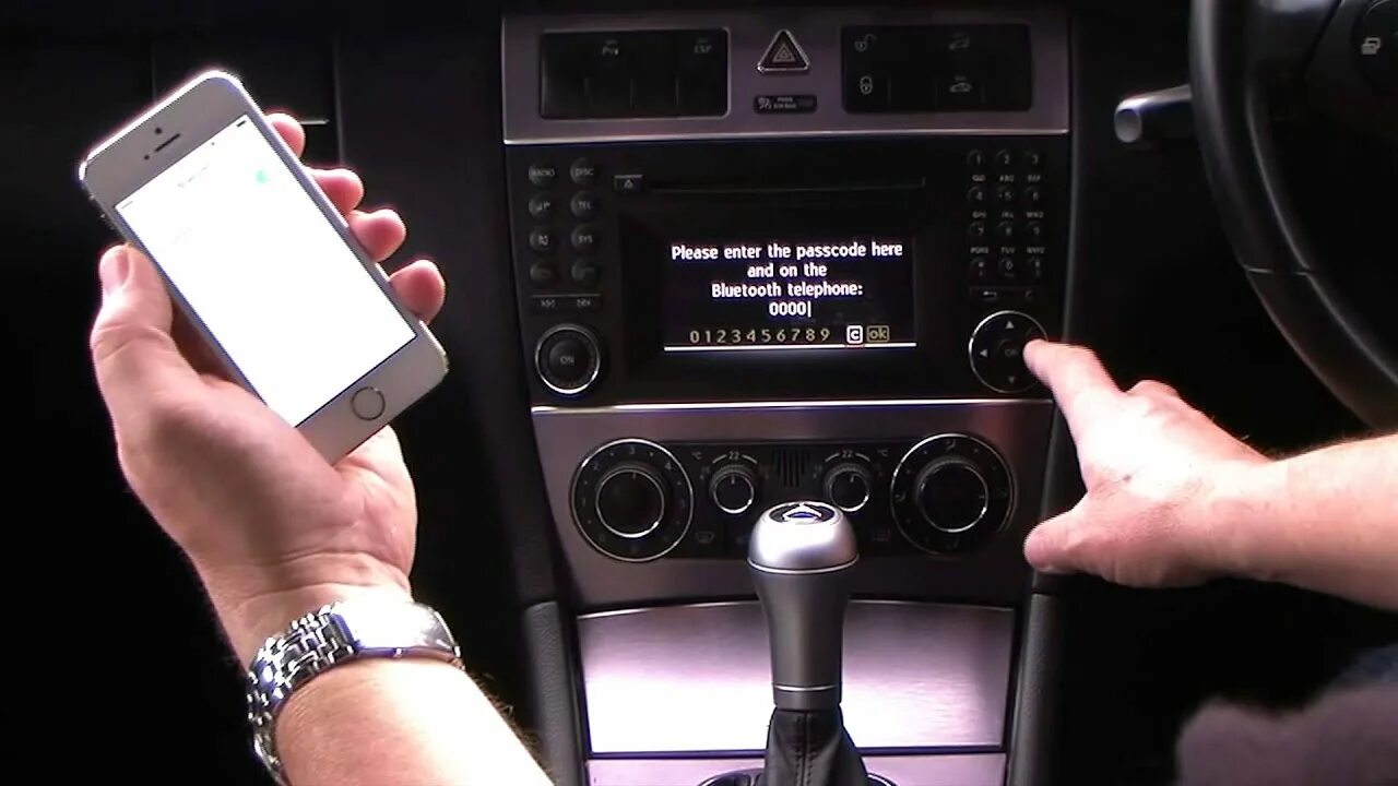 W204 как подключить блютуз Syncing and iphone to Mercedes-Benz Clc Class 1.8 CLC180 Kompressor Sport - YouT