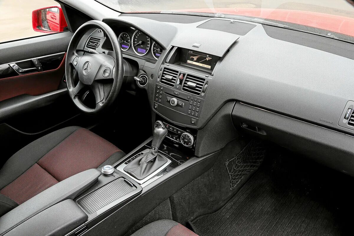 W204 тюнинг салона Есть 500тыс. рублей. Покупаю мерседес? Автолюбитель Дзен