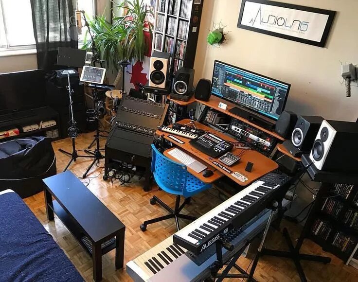 Waka студия фото A nice balance of gear in this home studio. By @audio4n6 #musicstudio #musicprod