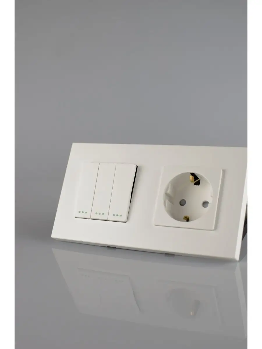 Wall switch выключатель как подключить Vo'StaBL Тройной белый выключатель без подсветки с розеткой