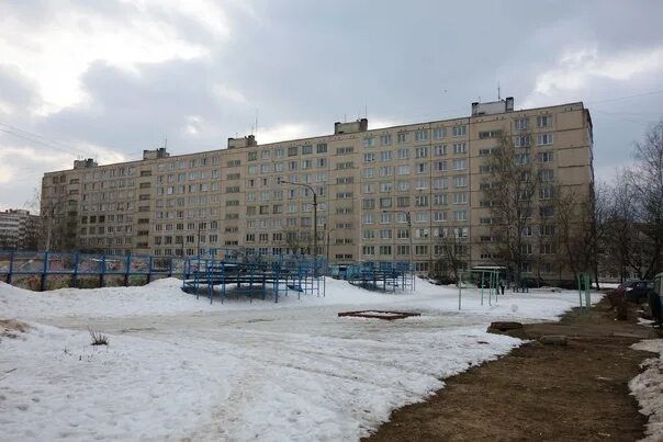 Warpoint 5г 1 й микрорайон фото Прогулка в прошлое. 5 микрорайон, каток во дворах д.1, 2, 5 и.. 2023 Старый Tихв