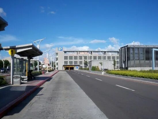 West ул аэропорт 3 фото Pin by Deborah Lopez on Airport Parking - 5 Park, The good place, Street view