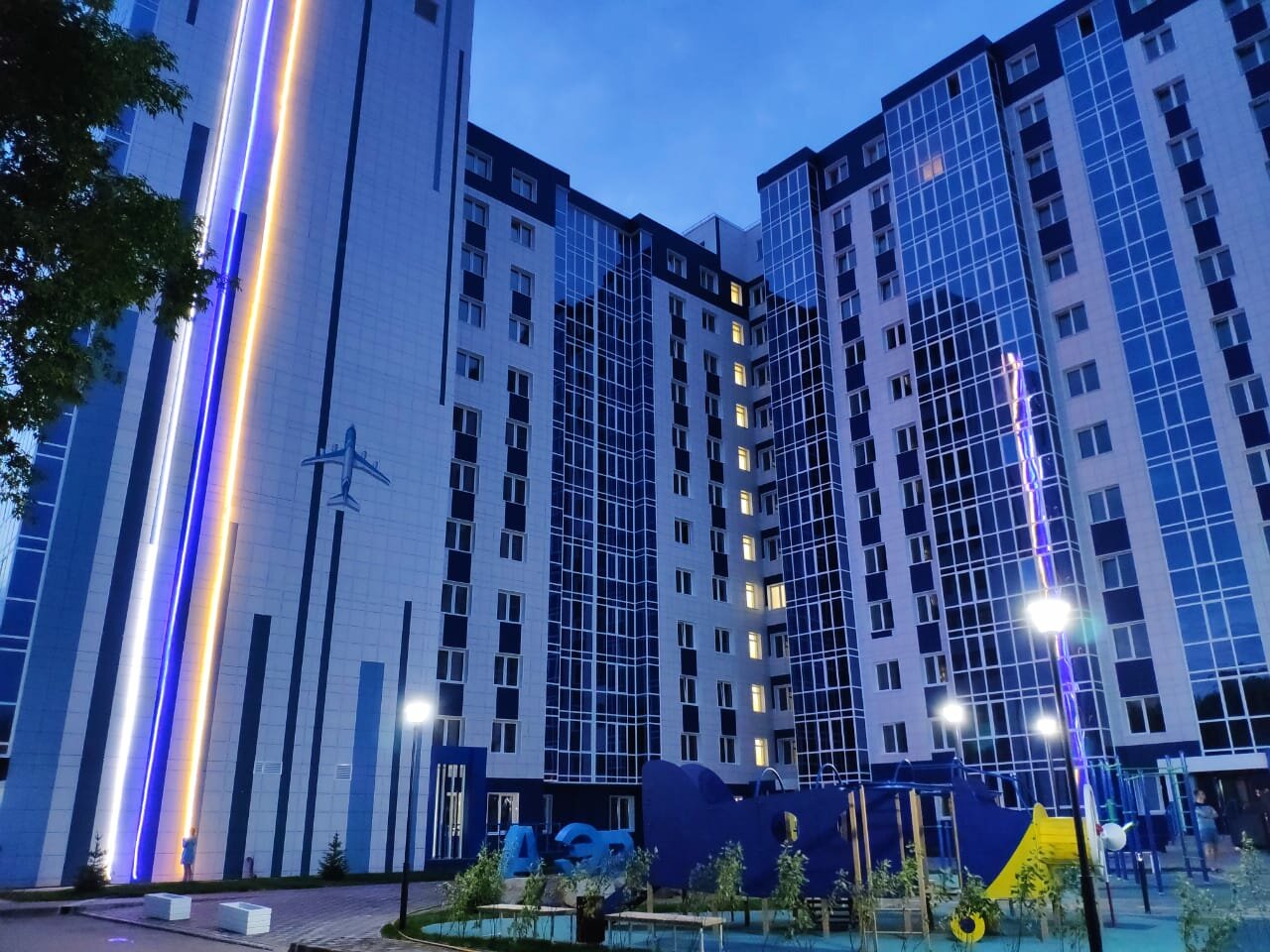 West ул аэропорт 3 фото Фото: Аэропорт, жилой комплекс, ул. Аэропорт, 1/1, Новосибирск - Яндекс Карты