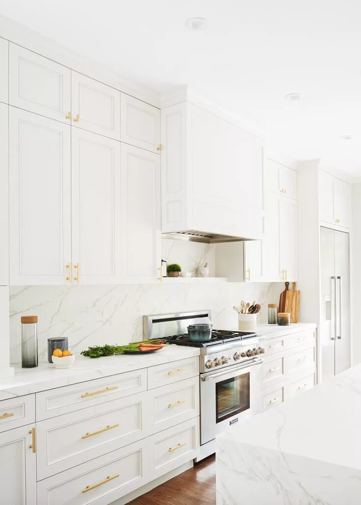 White kitchen пушкинская ул 14 фото Interiors - KIMBERLY AYRES INTERIOR DESIGN Kitchen renovation, Kitchen interior,