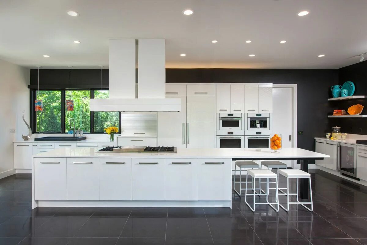 White kitchen пушкинская ул 14 фото Stunning Modern Style Glass Kitchen Cabinets White modern kitchen, Modern kitche