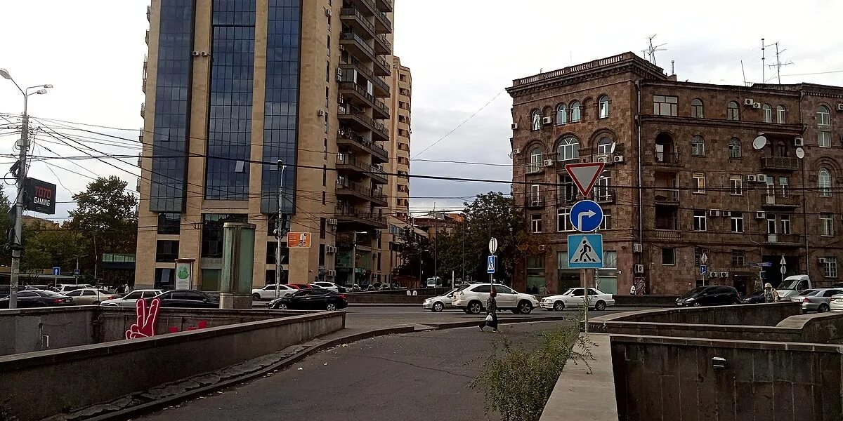 Wigmore ул пушкина 56 ереван фото File:Vardanants street, Yerevan 01.jpg - Wikimedia Commons
