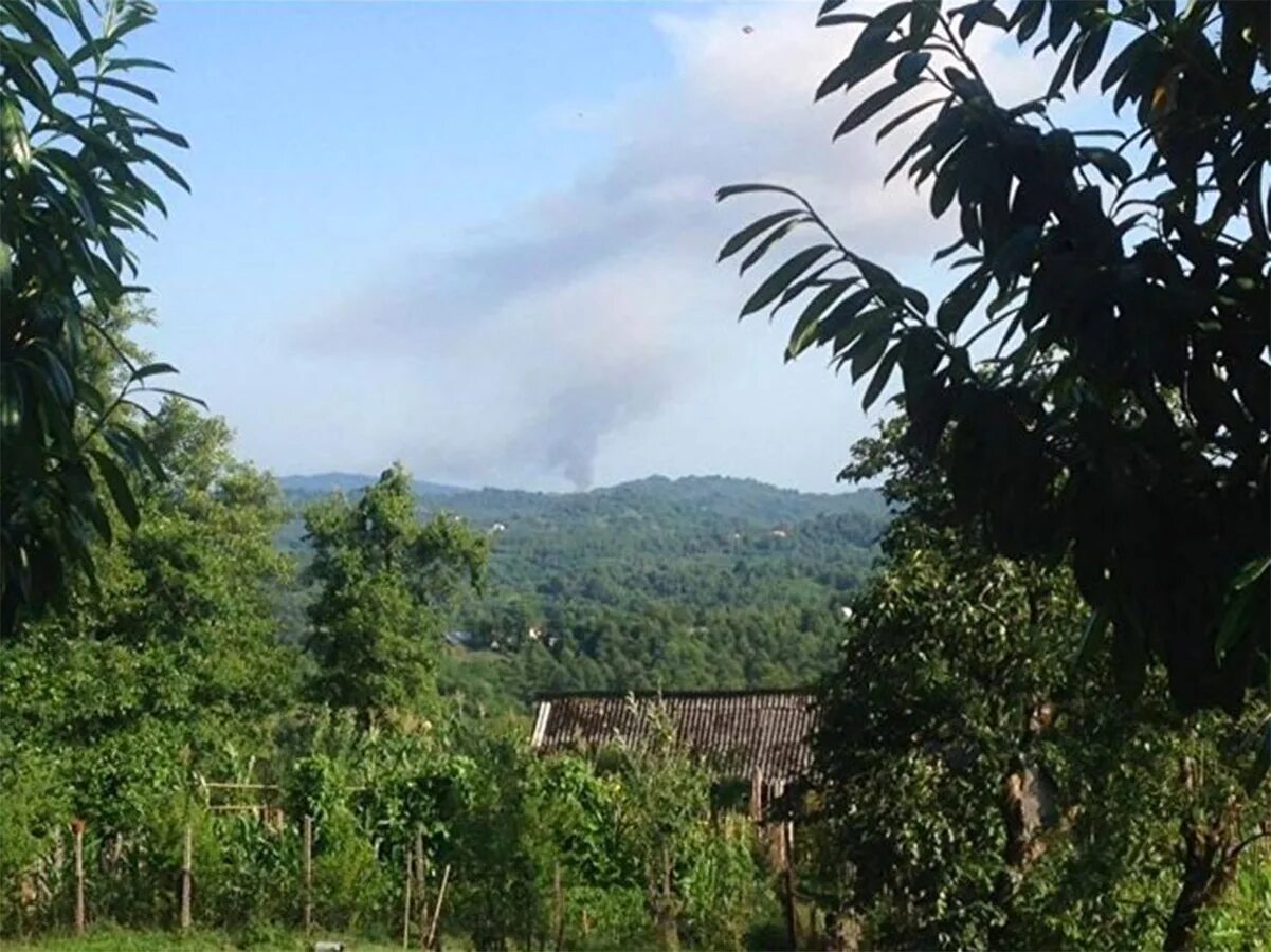 Winejetabkhazia гудаутский район село калдахуара фото Взрыв на военном складе в Абхазии. Фоторепортаж - РБК