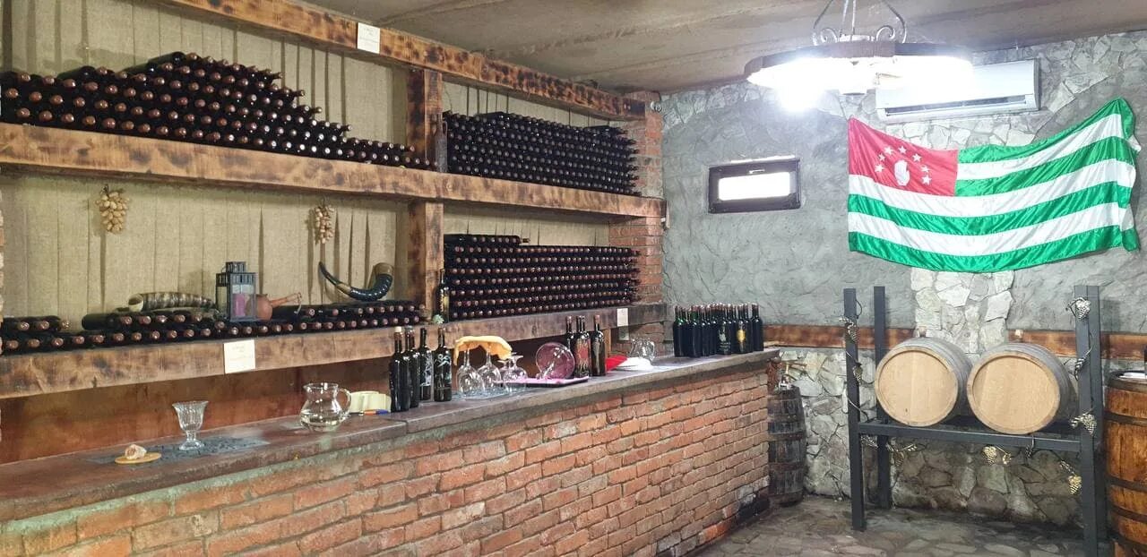 Winejetabkhazia гудаутский район село калдахуара фото Фото: Винный погреб Wines of Abkhazia, алкогольные напитки, Гудаутский район, се