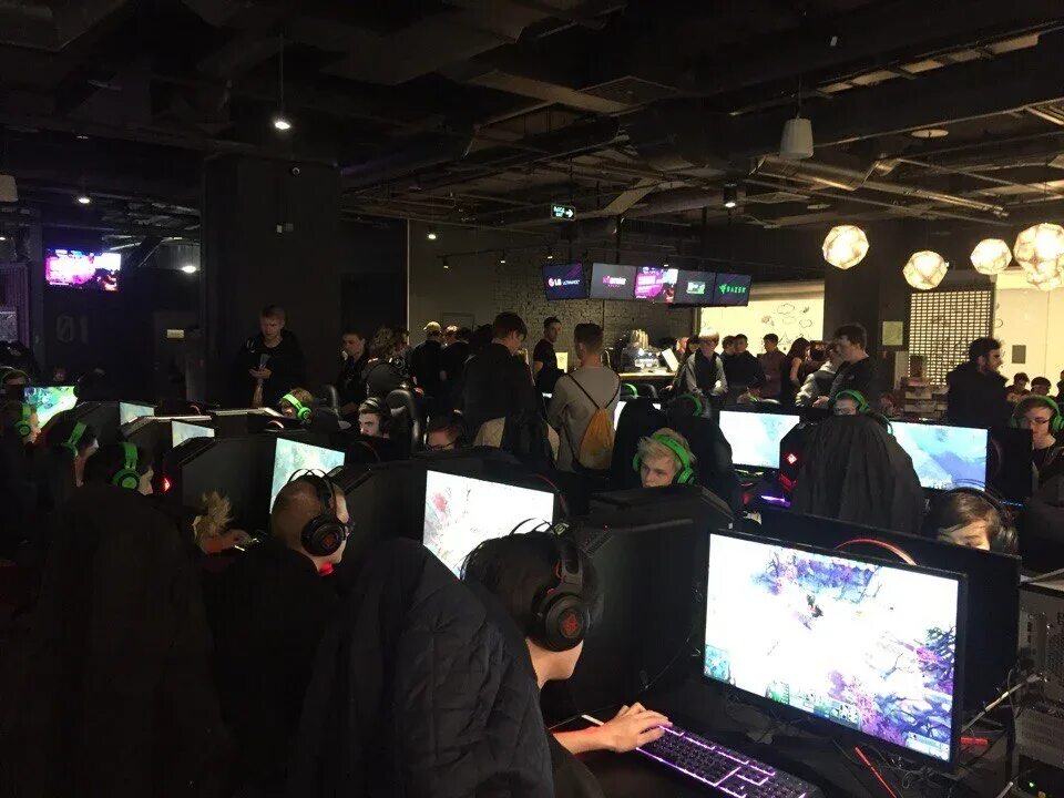 Winstrike arena трехсвятская ул 18а тверь фото Киберспортивный комплекс стоимостью 100 млн. рублей. В центре Москвы открылась W