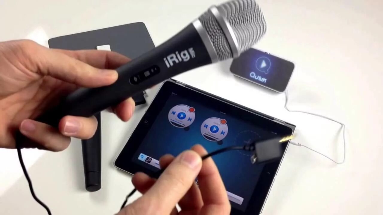 Wireless микрофон беспроводной как подключить Connect a microphone to iPad and iPhone for Qusik DJ Music & Mic - YouTube
