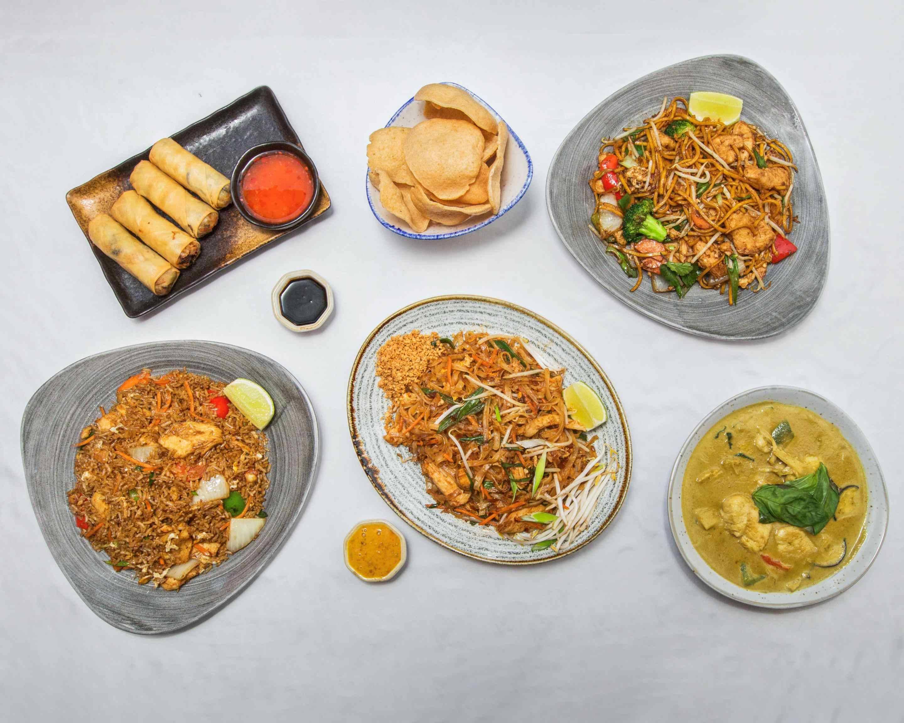 Wok roll ул горького 85 фото Order Wok n Roll Menu & Prices London Delivery & Takeaway Uber Eats