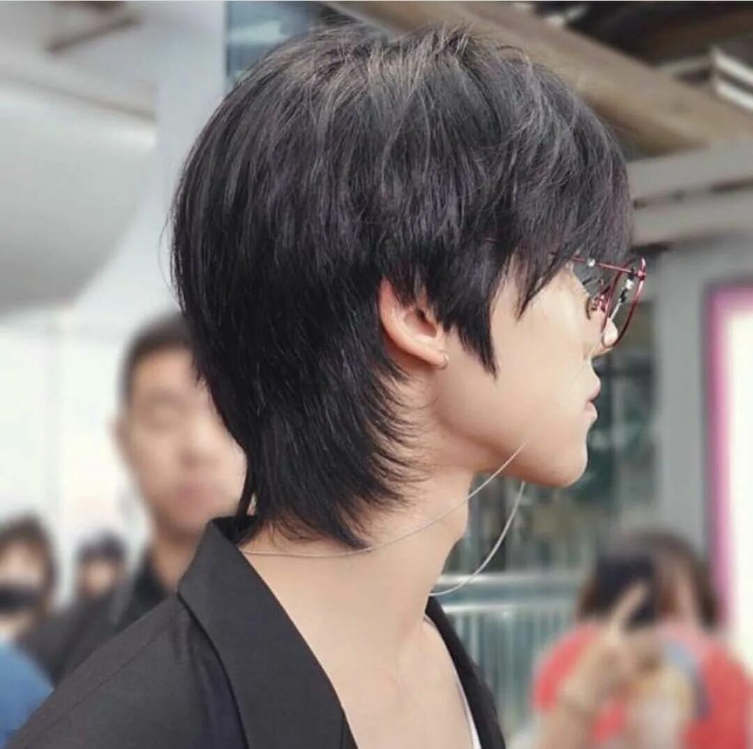 Wolf cut стрижка мужская How to look good in a mullet and granpa glasses by Xu Minghao Hair cuts, Hairsty
