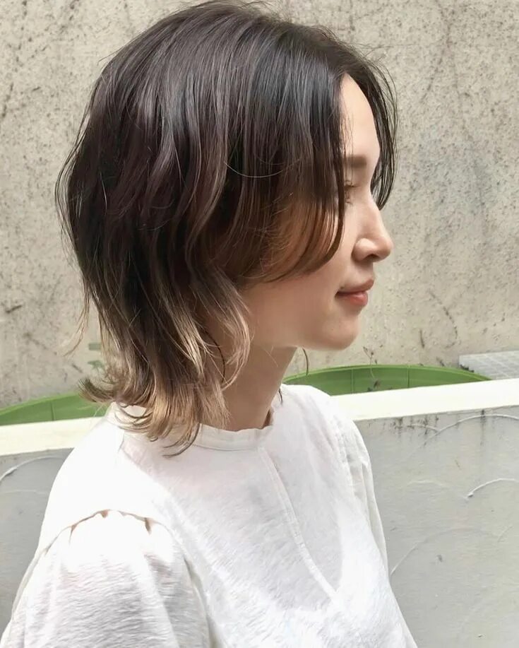 Wolfcut стрижка женская на средние волосы K. MIYOSHI on Instagram: "Yuki’s hair color ✴ こ 質 問 か 多 か っ た の て カ ラ-レ シ ヒ ま と 