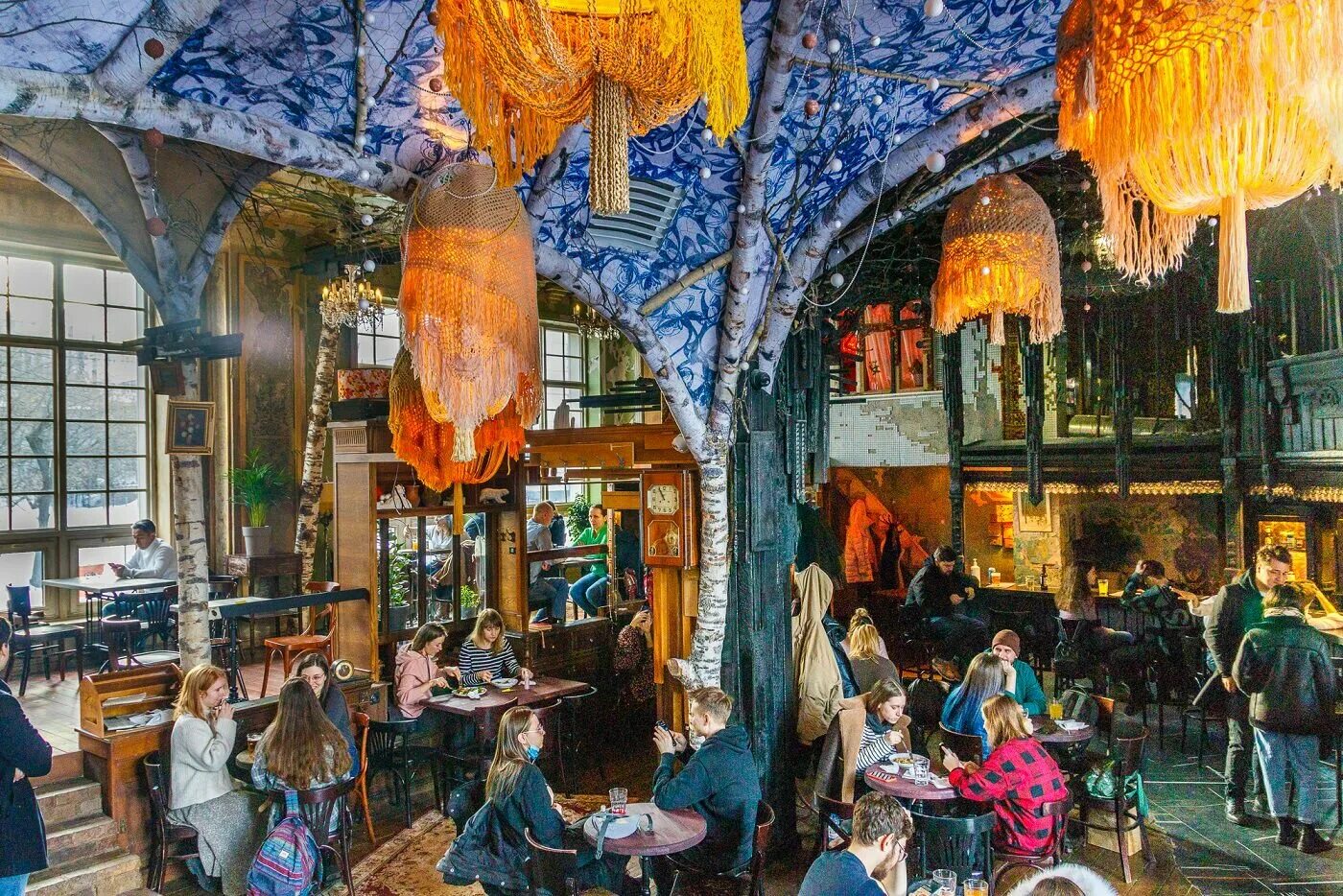 Wonderland октябрьская ул 15 фото Photo: Slezy Berezy, bar, pub, Moscow, Baumanskaya Street, 15 - Yandex Maps