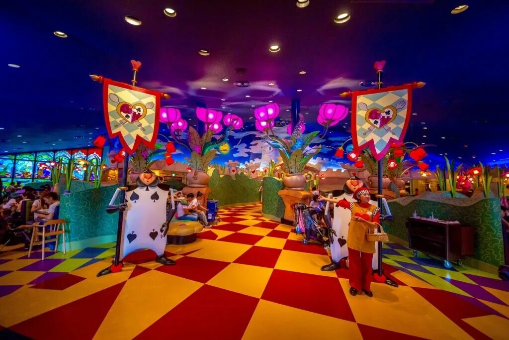 Wonderland октябрьская ул 15 фото 14 Alice in Wonderland things to do around the world Disneyland food, Tokyo disn