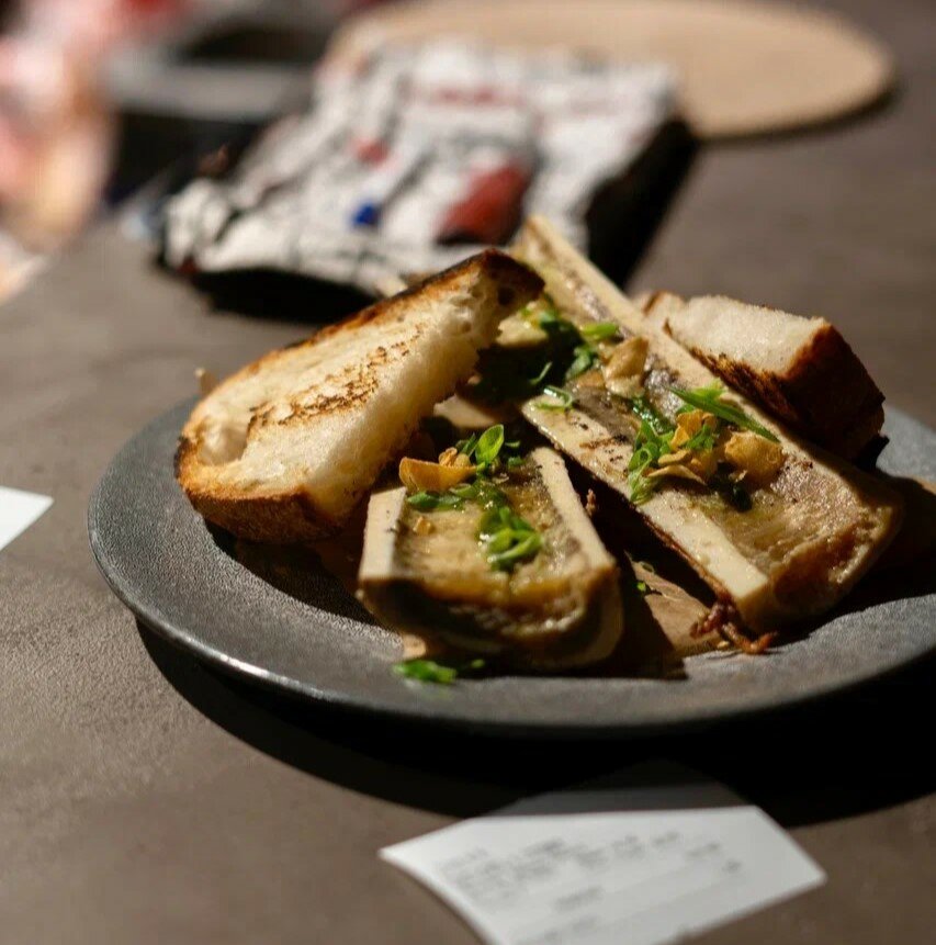 Wooden gastro оломоуцкая ул 9в волжский фото Чесночные гренки - Wooden Gastro - Ресторан