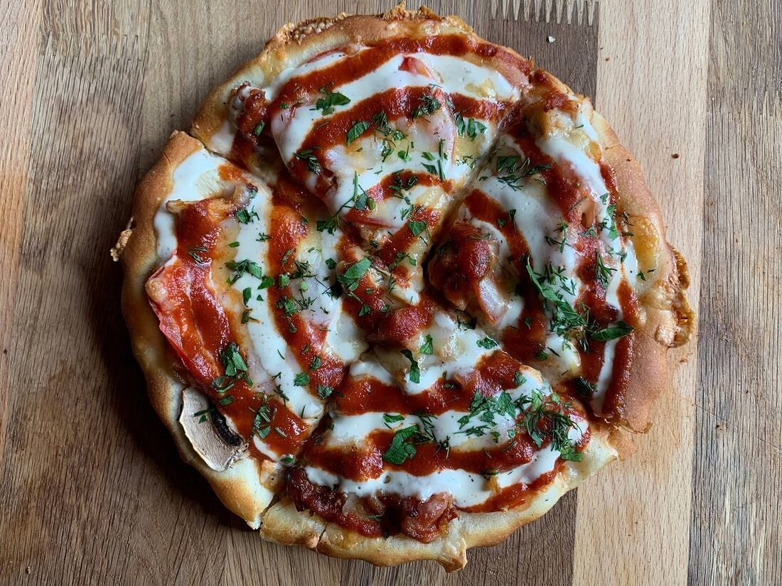 World pizza ул пушкина 11 фото Пицца Маленькая с курицей 15 см - купить с доставкой на дом в СберМаркет