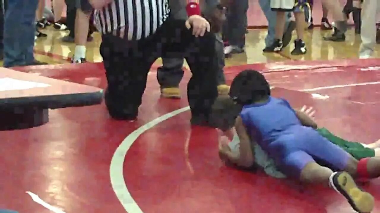 Wrestling kids пролетарский просп 7 фото Little Kids wrestling at Fairview Tournament - YouTube