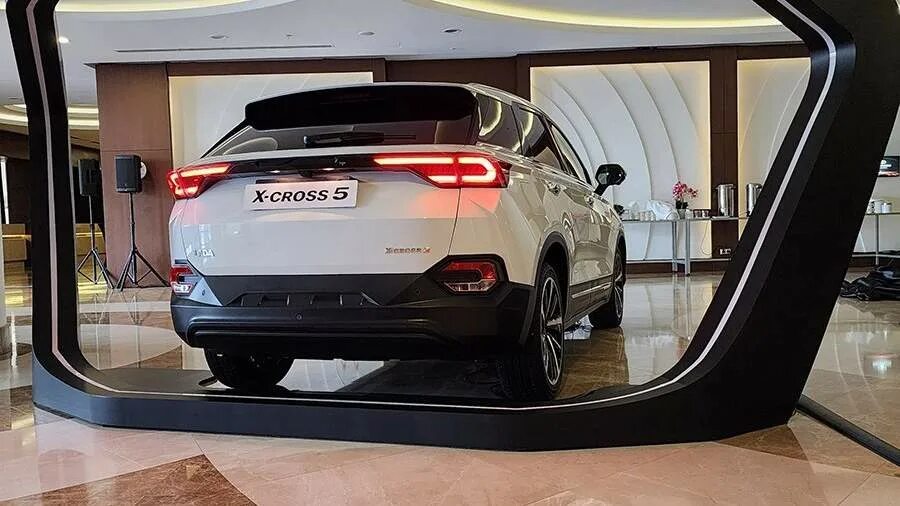 X cross 7 фото Эксперты спрогнозировали стоимость будущего кроссовера АвтоВАЗа Новости авто Изв