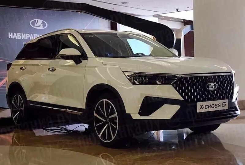 X cross 7 фото АвтоВАЗ запустил в Санкт-Петербурге производство кроссовера LADA X-cross 5