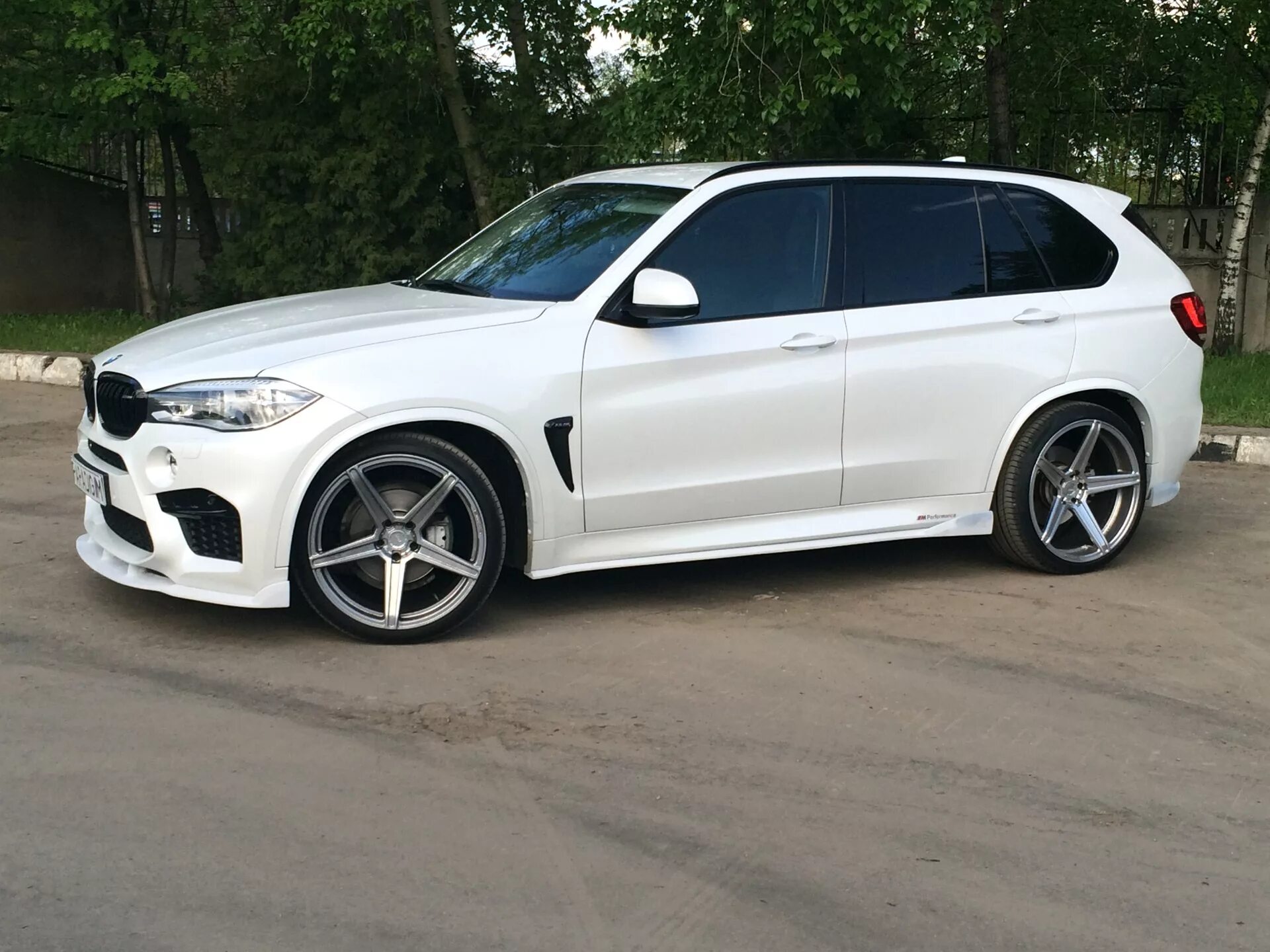 X5 тюнинг фото Есс! Контрольная примерка обвеса перед покраской! - BMW X5 (F15), 3 л, 2014 года