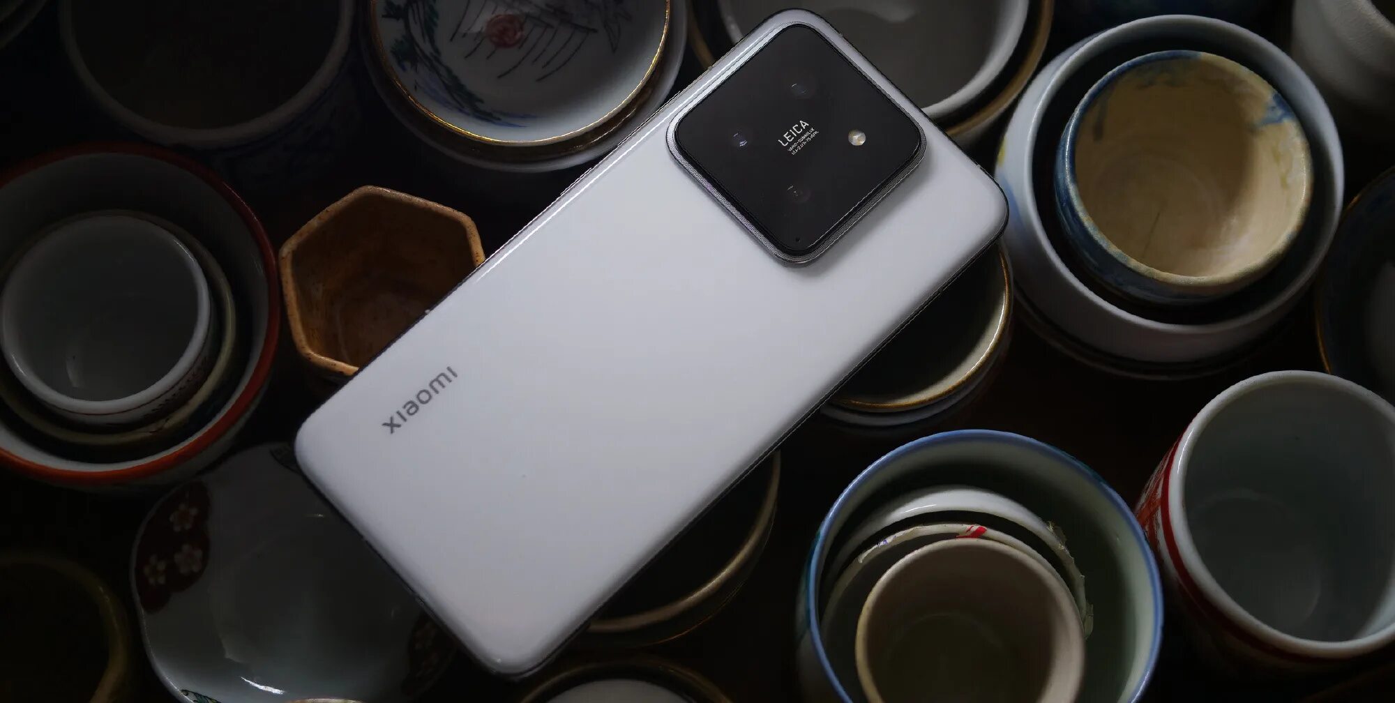 Xiaomi 14 качество фото Xiaomi 14 и 14 Pro во всех цветах красуются на студийных фото