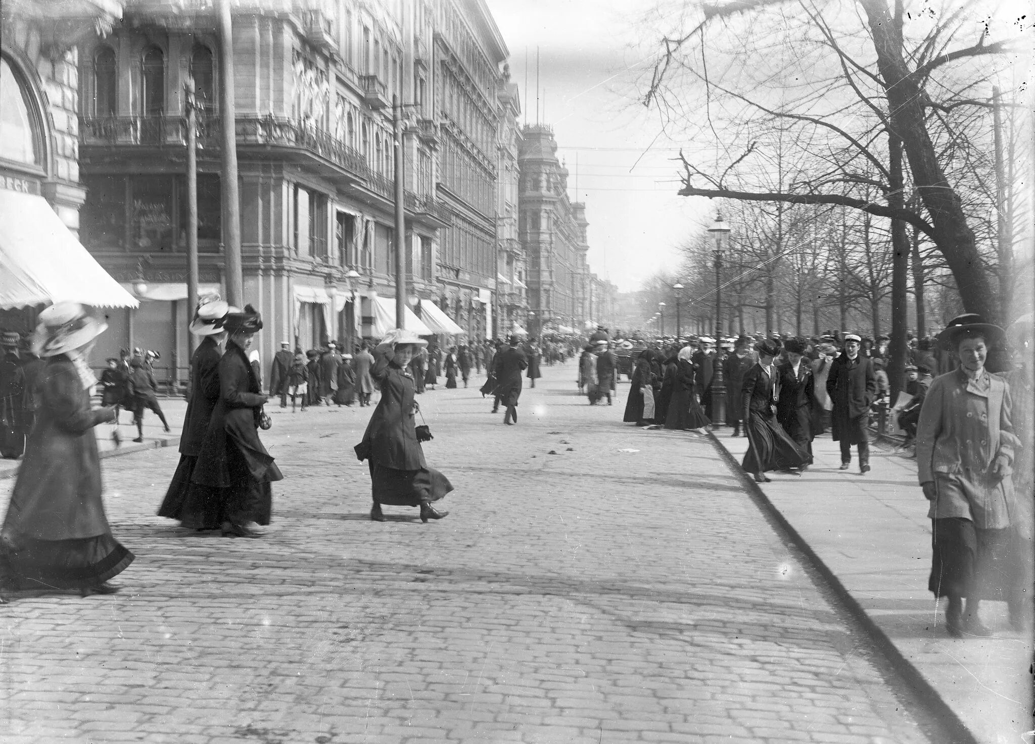 Xx век фото Northern Esplanadi, Helsinki Helsinki, Street scenes, Finland