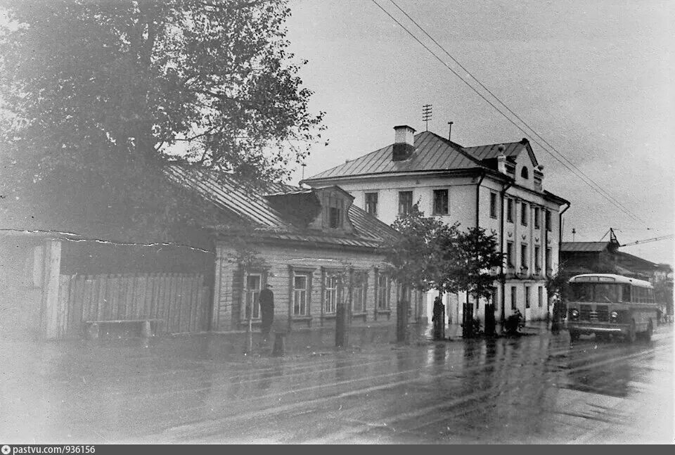 Xxi век ул кирова 1 фото Улица Энгельса, дома № 21 и 19 - Retro photos