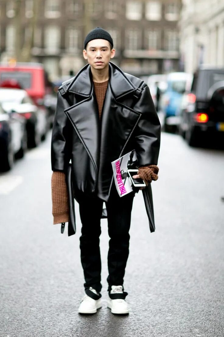 Y2k стиль мужской 2024 Turtlenecks Are Trending Outside the Men's Shows in 2024 Mens street style, Mens