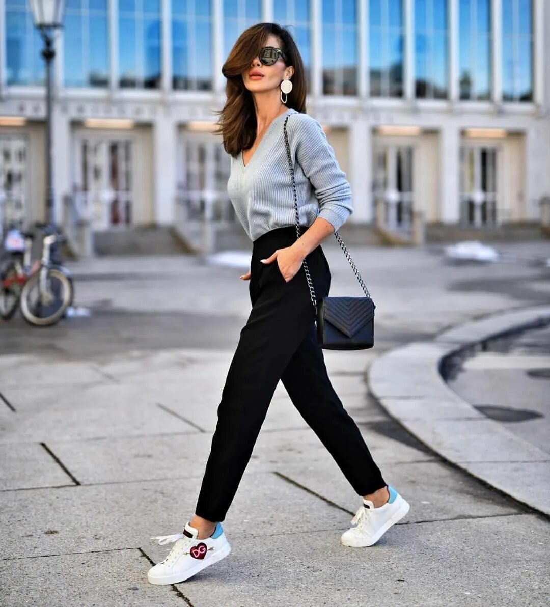 Y3k стиль женский Pin de Елена Косарь-Косаревич em Луки Roupas, Roupas essenciais, Sport chic femi