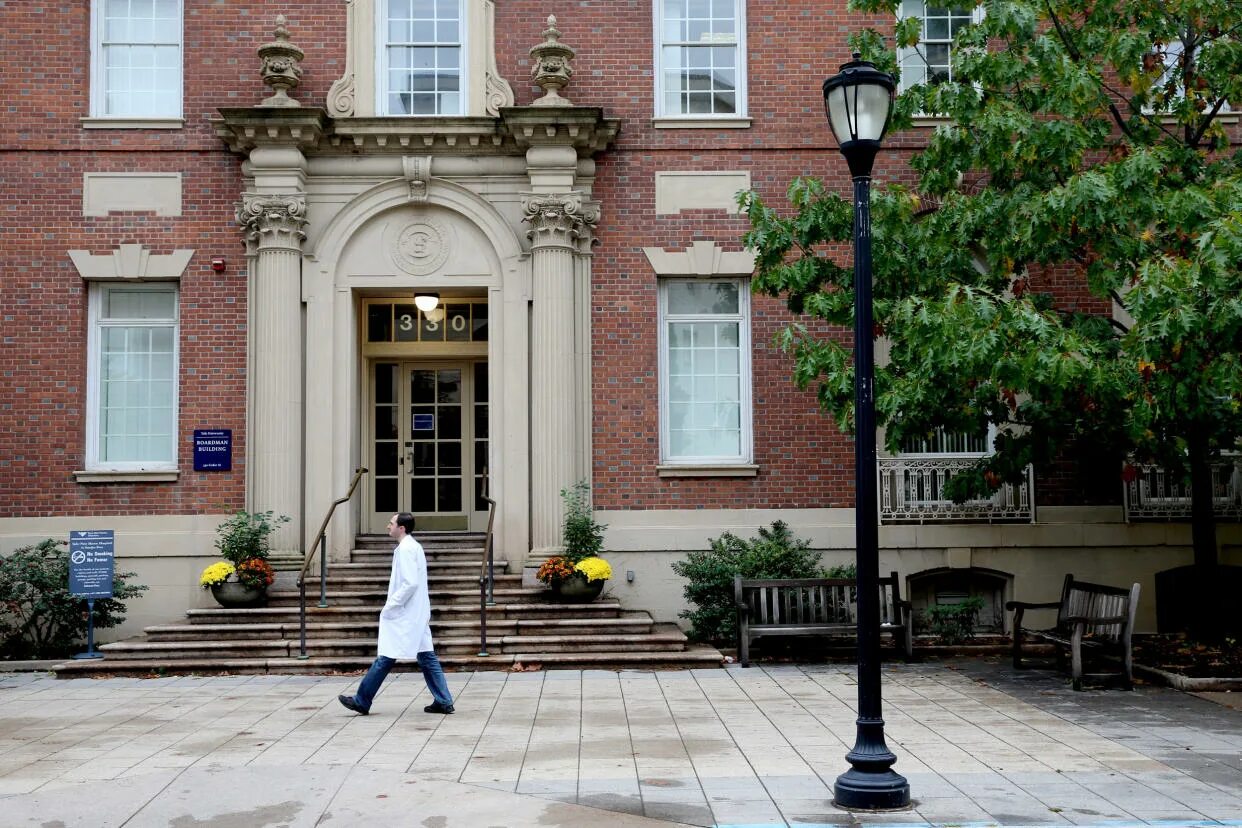 Yale рождественская ул 30 нижний новгород фото Yale employee stole $40 million from medical school for homes, luxury cars, pros