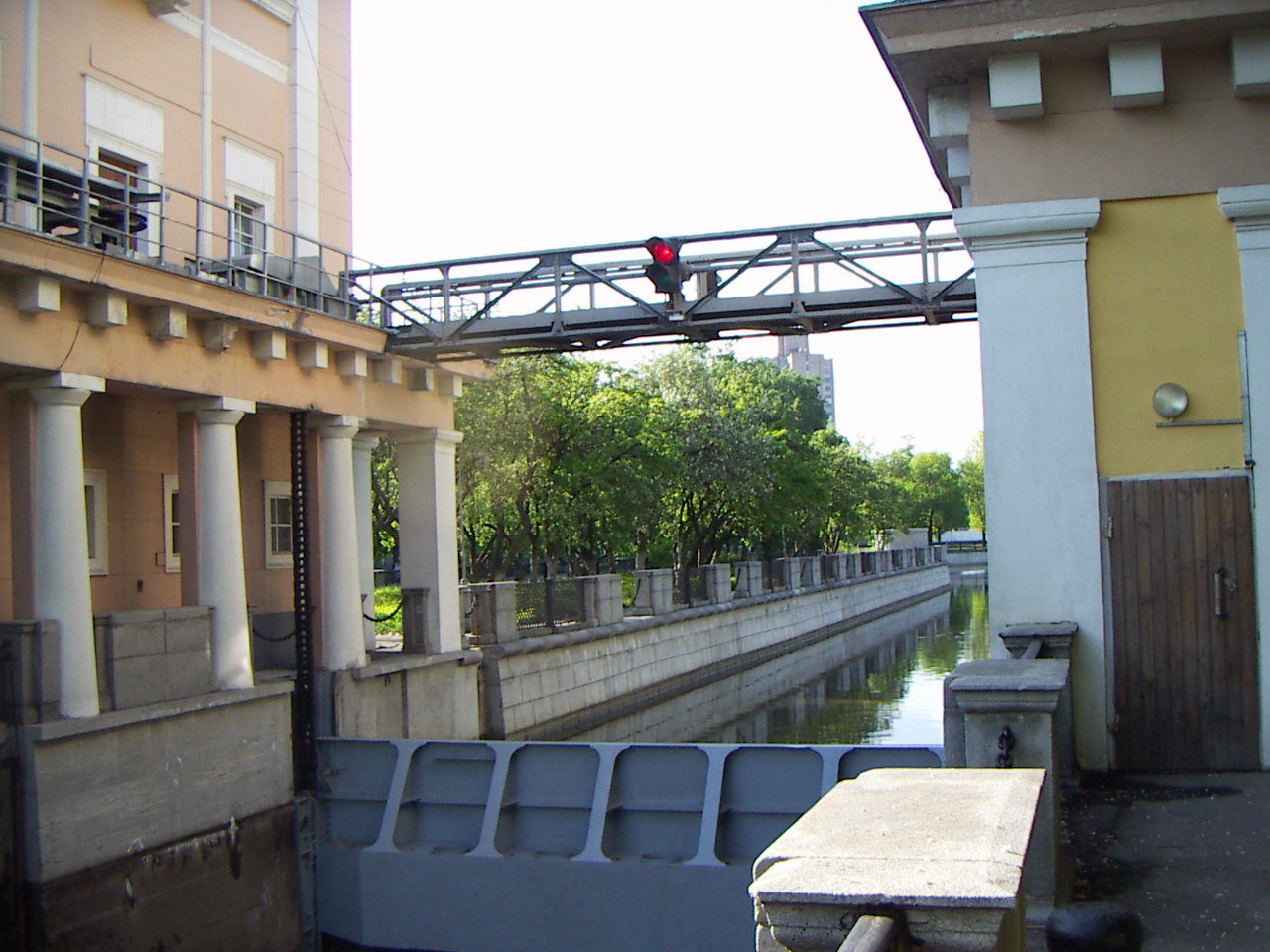 Yauza place яузский бул 12 фото File:Sluice mechanics - panoramio.jpg - Wikimedia Commons