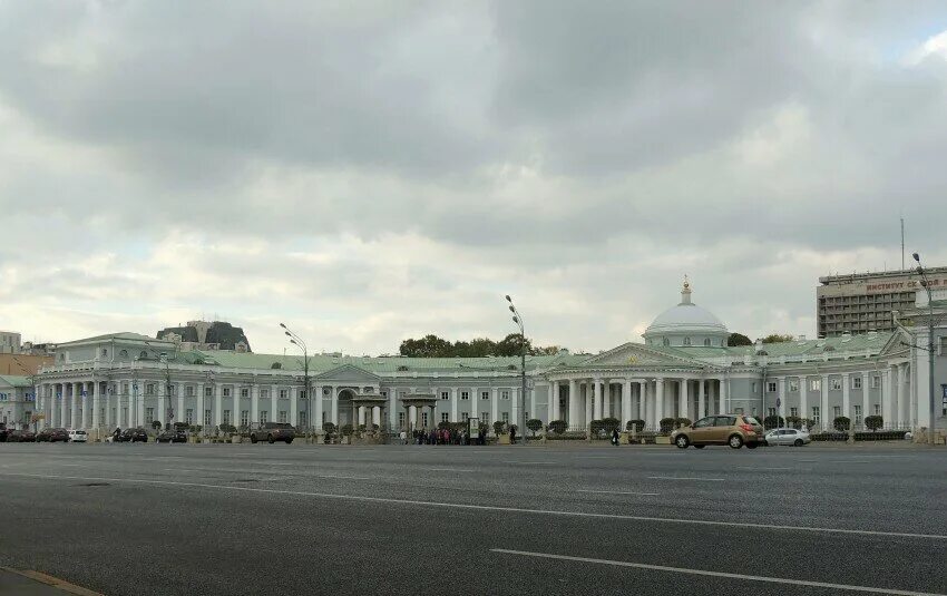 Yb большая сухаревская площадь 9 фото Церковь Троицы Живоначальной при Странноприимном доме Н. П. Шереметева, правосла