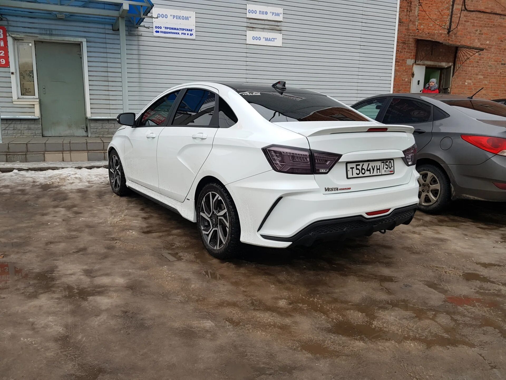 Yurol тюнинг веста Накладки на пороги от Yurol - Lada Vesta Sport, 1,8 л, 2019 года стайлинг DRIVE2