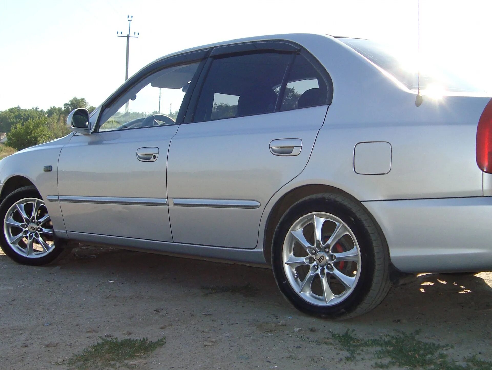 Акцент на 15 дисках фото 195/50/15 Наконец! - Hyundai Accent (2G), 1,5 л, 2007 года колёсные диски DRIVE2