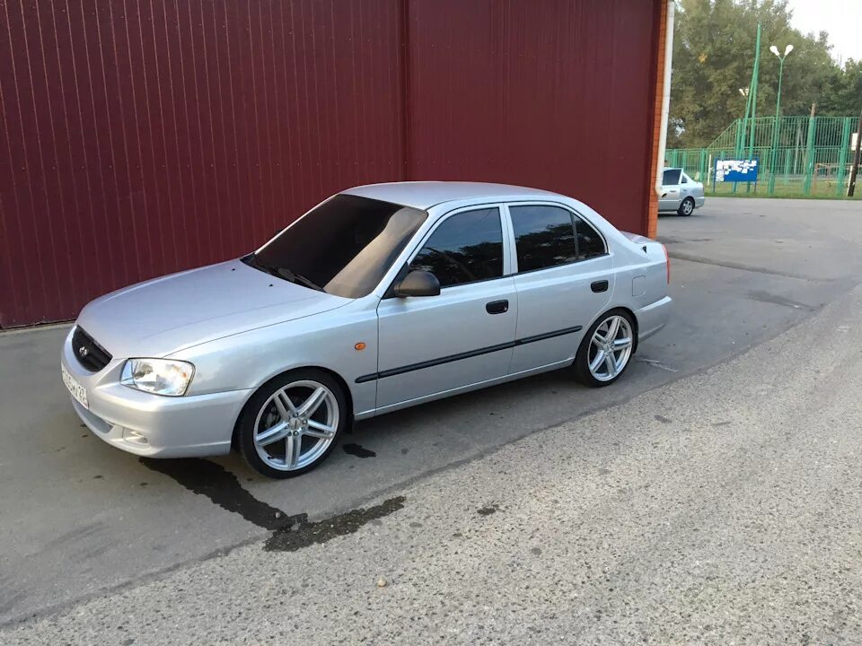 Акцент на 15 дисках фото Vossen cv-5 - Hyundai Accent (2G), 1,5 л, 2011 года колёсные диски DRIVE2