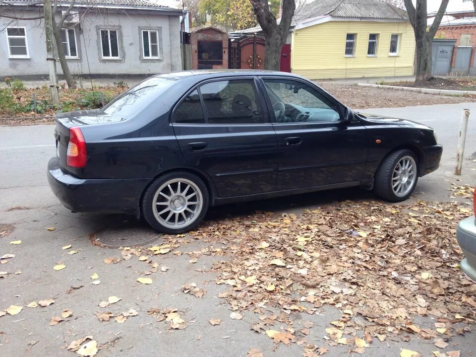 Акцент на 15 дисках фото LLumar AIR 80 blue SR HPR, или как я стал похож на мерседес:) - Hyundai Accent (
