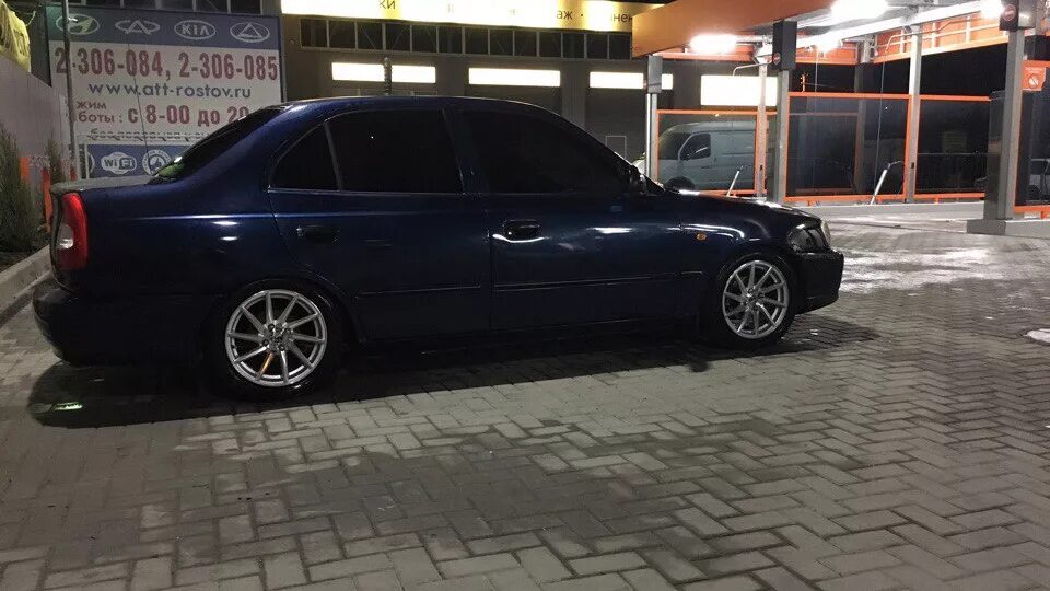 Акцент на 16 дисках фото Hyundai Accent (2G) 1.5 бензиновый 2008 на DRIVE2