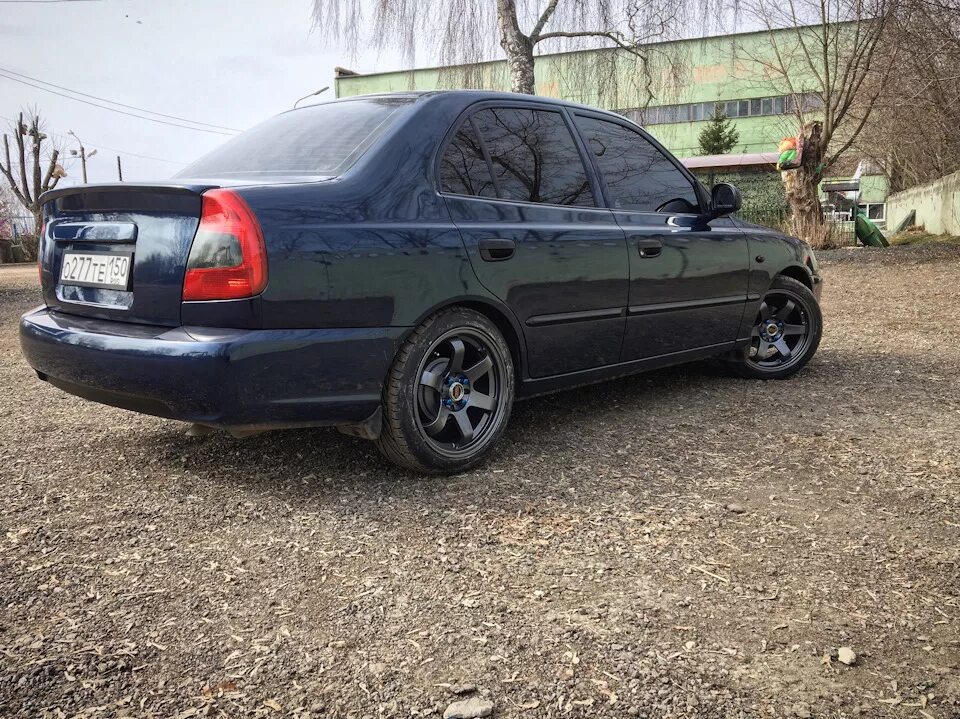 Акцент на 16 дисках фото Переобувка на летние тапочки R16 - Hyundai Accent (2G), 1,5 л, 2008 года шины DR