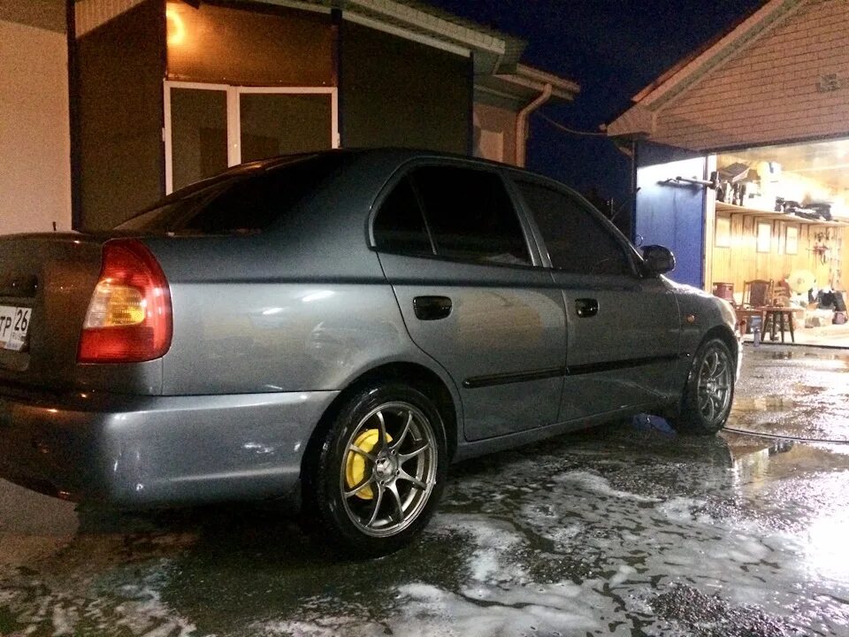 Акцент на 16 дисках фото R15 Ultra Racing 4*100 ПРОДАНО - Hyundai Accent (2G), 1,5 л, 2008 года колёсные 