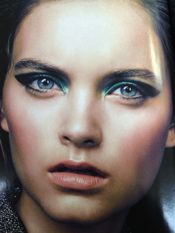 Акцент на нижнем веке макияж Elle Canada December 2014 Ojos