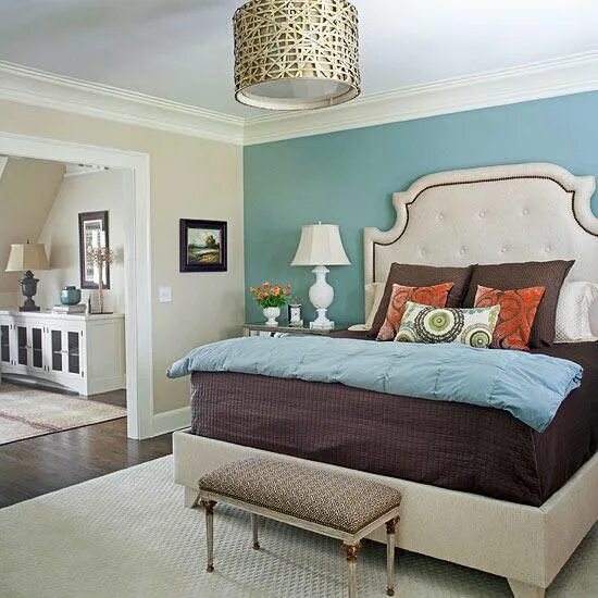 Акцент стены в интерьере So-Quick Decorating Tricks for an Instant Update Home bedroom, Blue accent walls