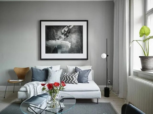 Акцентная серая стена в интерьере Stylish home in grey (COCO LAPINE DESIGN) Living room inspiration, Home decor, R