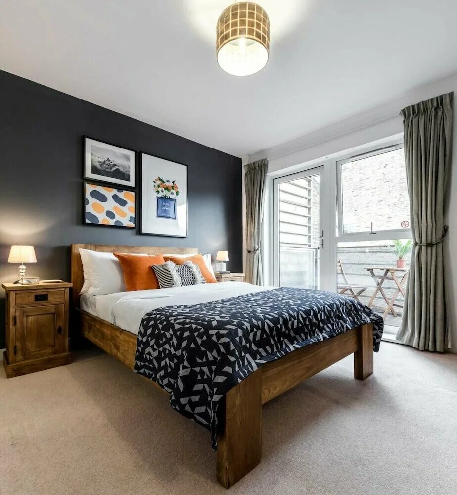 Акцентная стена фото в интерьере спальни Modern Flat - 2 Bed 2 Bath nr Farringdon, жильё посуточно, Великобритания, Лондо