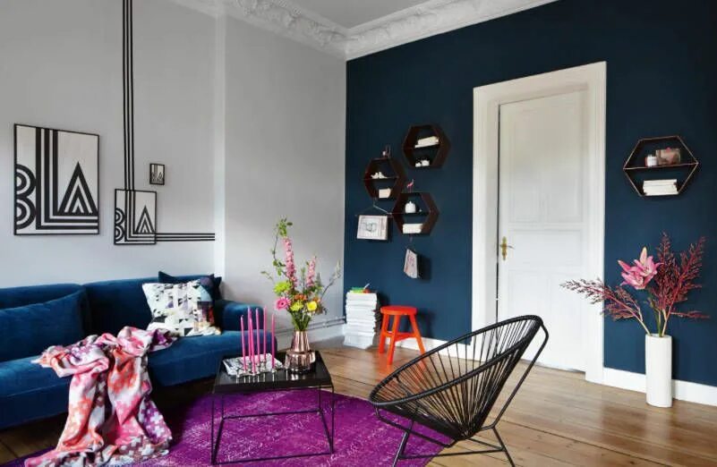 Акцентная стена в современном интерьере decorating with color ideas - freshome.com Minimalist living room design, Modern