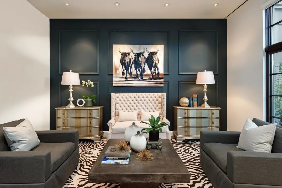 Акцентная стена в современном интерьере Contemporary Sitting Room, Foyer and buffet - Неоклассика - Гостиная - Финикс - 